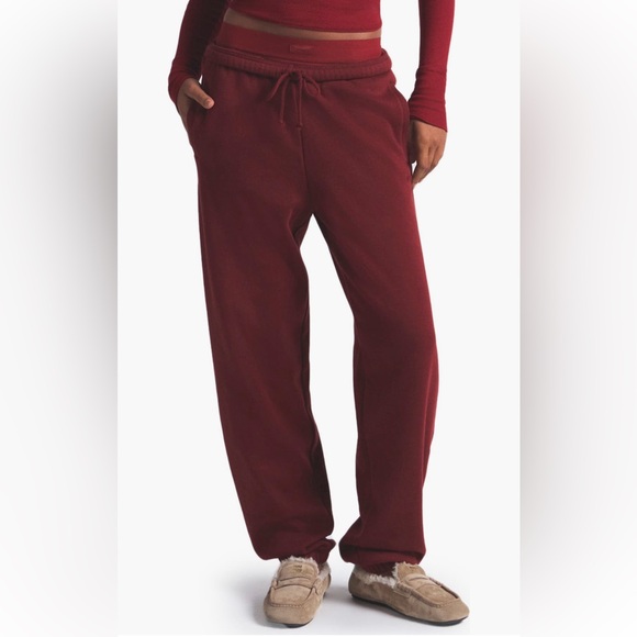 SKIMS Pants - Skims Fleece Joggers Pants NWT Size L Women's Burgundy Sweatpants $88 rare